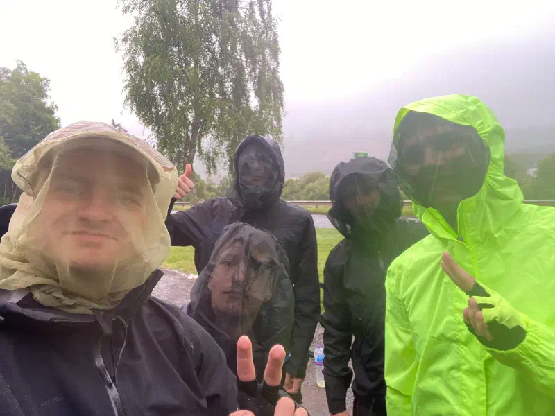 Gang pszczelarzy gotowy do drogi